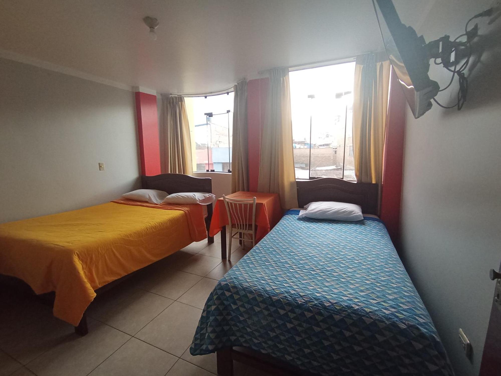 Hotel Los Gladiolos Кахамарка Екстериор снимка