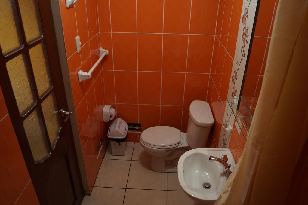 Hotel Los Gladiolos Кахамарка Екстериор снимка
